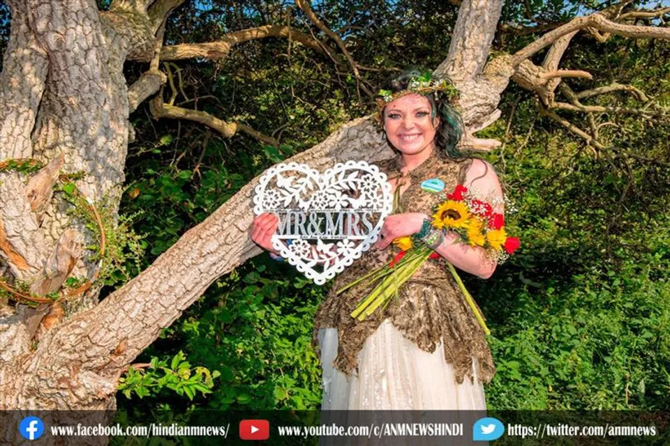 ब्रिटेन की एक महिला ने किया पेड़ से शादी