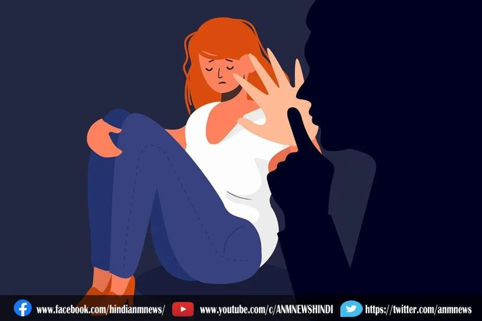 15 वर्षीय लड़की के उतारे कपड़े, तीन गिरफ्तार