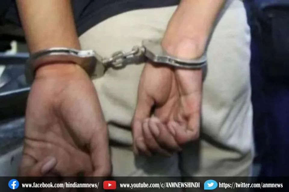 मुंह में सोना छुपाकर लाने वाला तस्कर हिरासत में