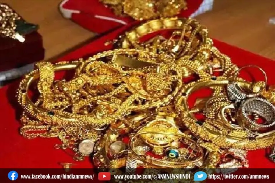 शटर तोड़कर जेवरात ले उड़े चोर