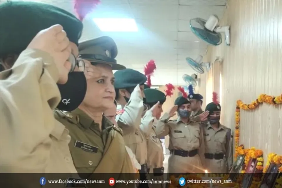 पुलवामा हमला: CRPF ने श्रद्धांजलि सभा का आयोजन कर शहीदों को किया याद