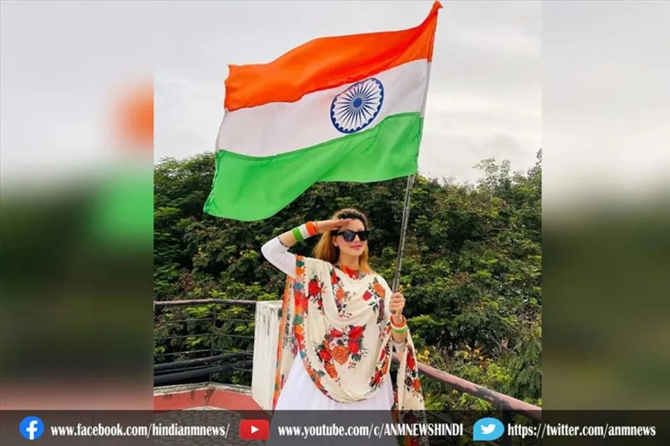 स्वतंत्रता दिवस पर उर्वशी रौतेला ने किया शहीदों को याद