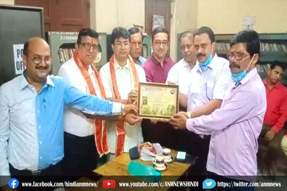 दुर्गा पूजा आयोजक हुए पुरस्कृत