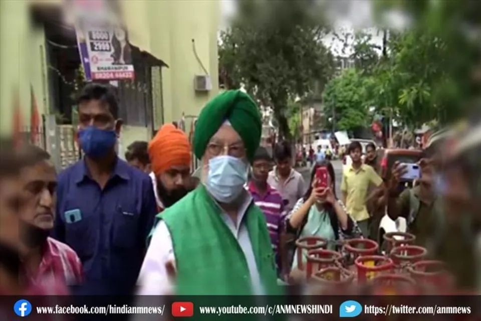 बीजेपी उम्‍मीदवार प्रियंका टिबरवाल के समर्थन में हरदीप सिंह पुरी ने घर-घर जाकर किया प्रचार