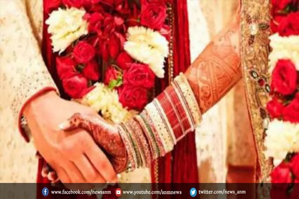 मां ने की सौतेले बेटे से ही शादी