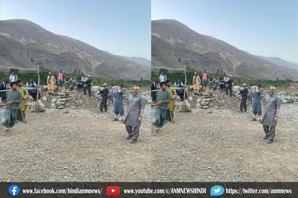 पंजशीर में वॉलीबॉल खेलते हुए अफगानिस्तान के कार्यवाहक राष्ट्रपति