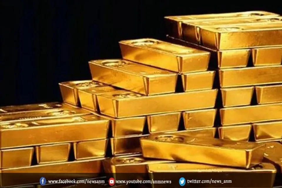 कोलकाता: करोड़ों का सोना व अमेरिकी डालर जब्त