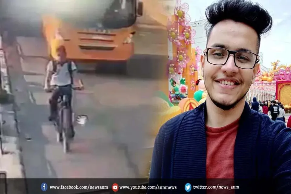 यूटूबेर से मिलने 300 केऍम दूर साइकिल से पहुंचा बच्चा