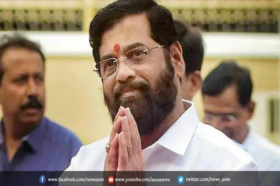 गुवाहाटी एयरपोर्ट पहुंचे शिंदे गुट के विधायक