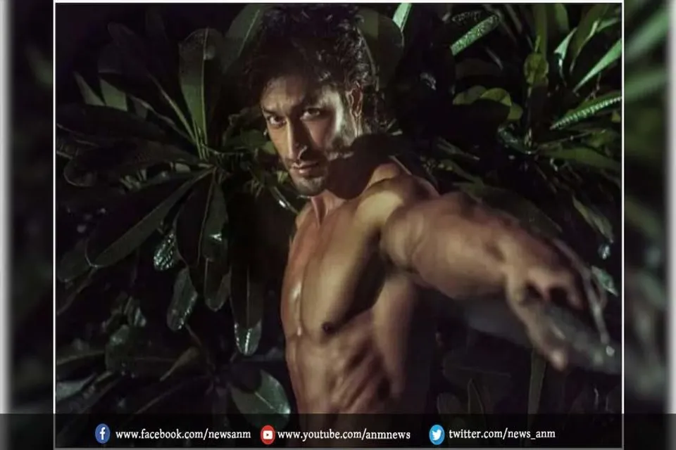 VIDEO: फैन से किस इस तरह मिलने पहुंचे विद्युत जामवाल