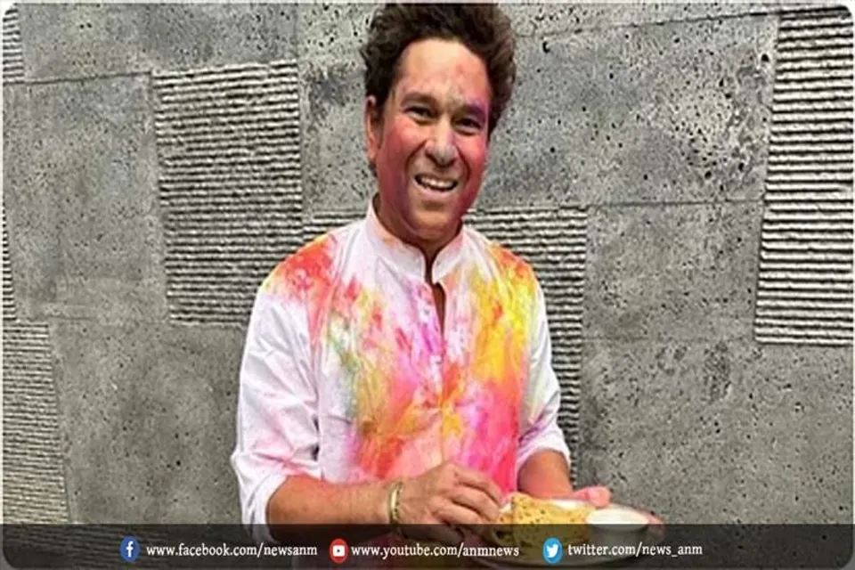 रंग में डूबे सचिन ने शेयर की फोटो