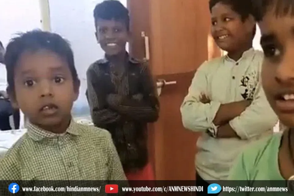 चोरी हो गई पेंसिल, पुलिस स्टेशन पहुंचा छोटा बच्चा, देखें वीडियो