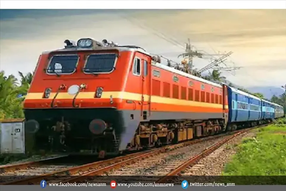 न्यू जलपाईगुड़ी में पुराने ट्रेन के डिब्बे को नवीनीकृत करके एक रेस्तरां में बदले