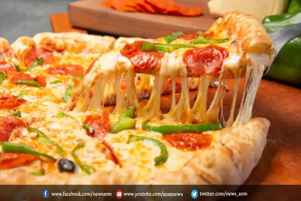 घर पर आसानी से बना सकते हैं सूजी पिज्जा