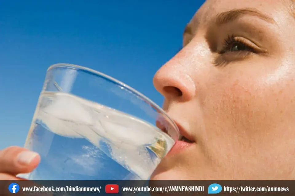 कम पानी पिने से त्वचा रूखी हो जाती है?
