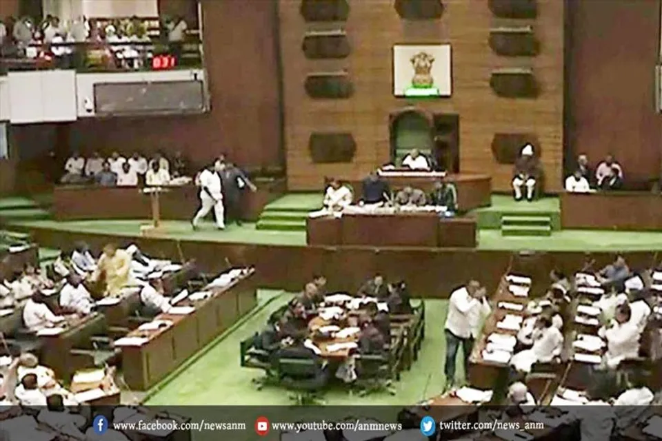 निलंबित 12 भाजपा विधायकों में शामिल एक एमएलए पहुंचा विधानसभा