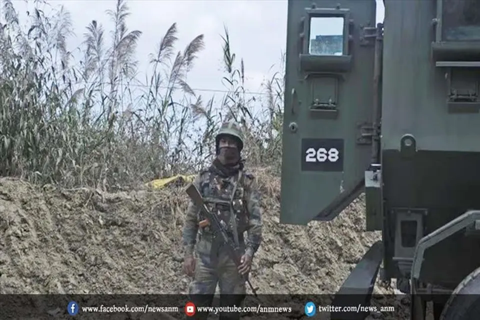 टेरिटोरियल बटालियन के जवानों के बीच चलीं गोलियां