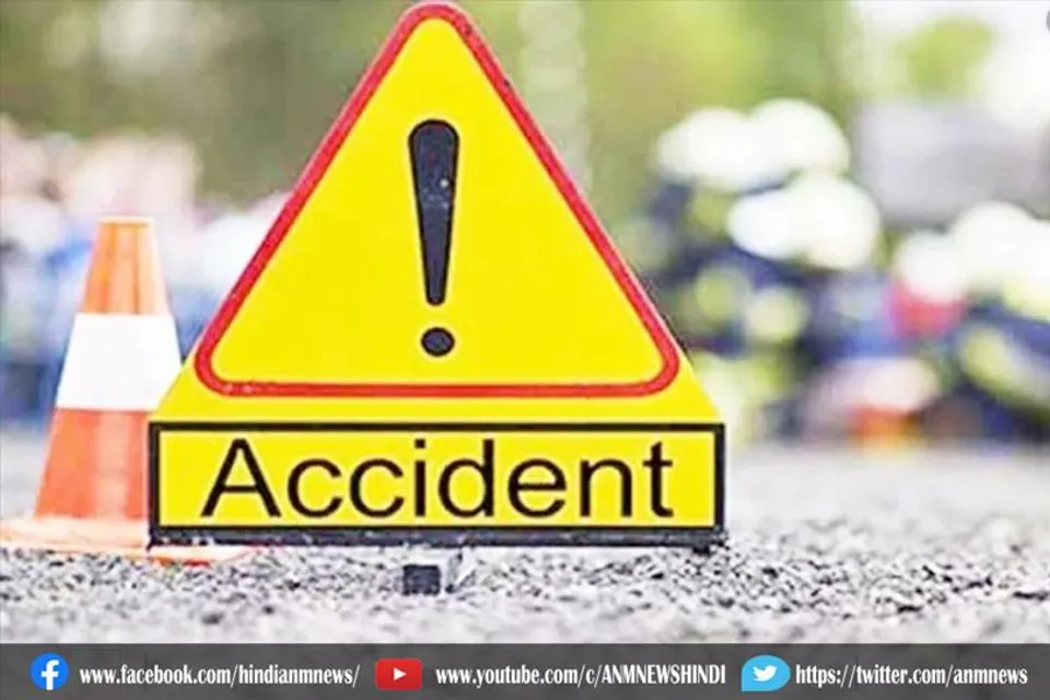 ट्रक से कुचलने के कारण तीन लोगो की मौत