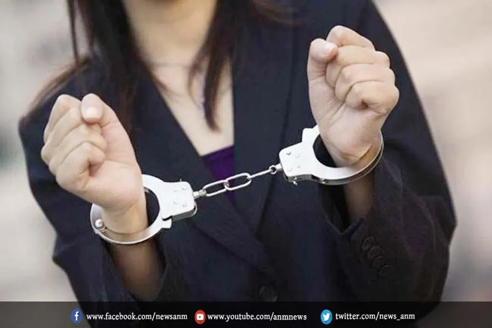 स्मैक तस्करी करते महिला समेत तीन गिरफ्तार