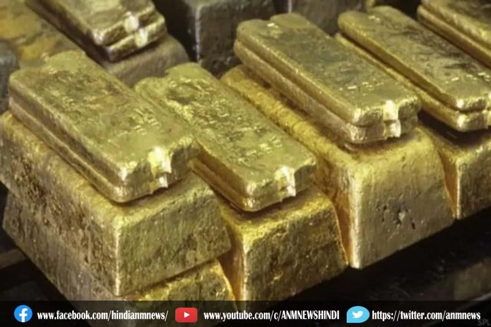 सैंडल के अंदर छिपाकर रखा गया एक किलोग्राम से अधिक सोना जब्त