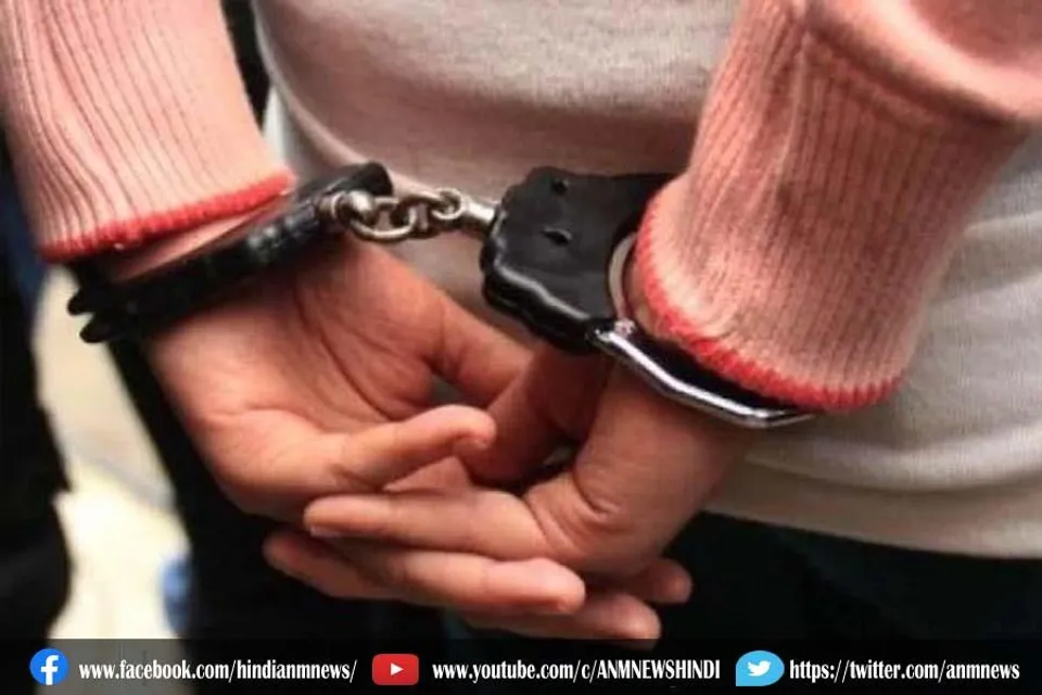 कोलकाता में फर्जी कॉल सेंटर पर छापेमारी, 12 गिरफ्तार