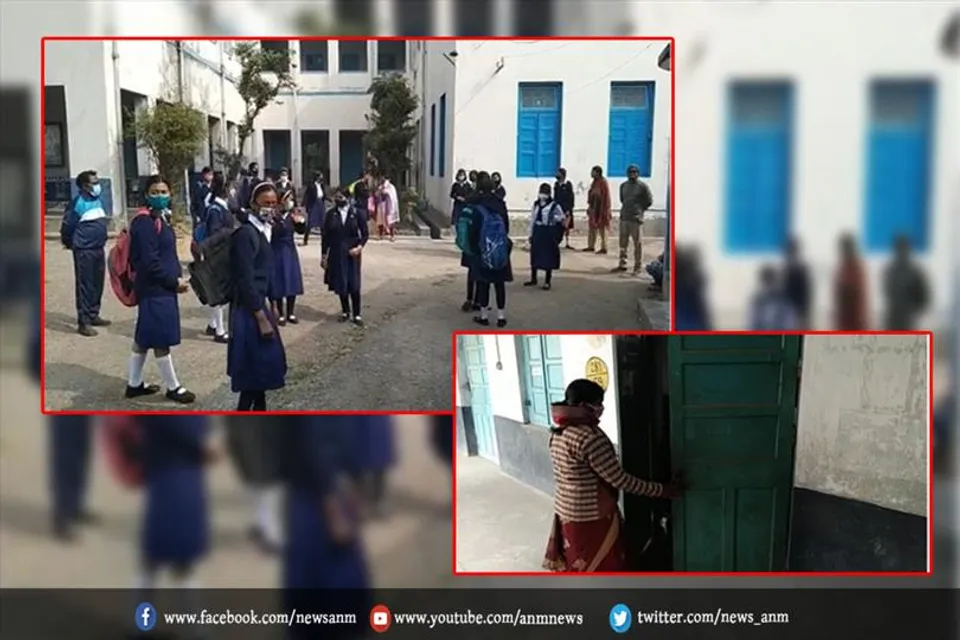 आज से खुले स्कूल, बच्चो ने की सरस्वती माँ से प्रार्थना