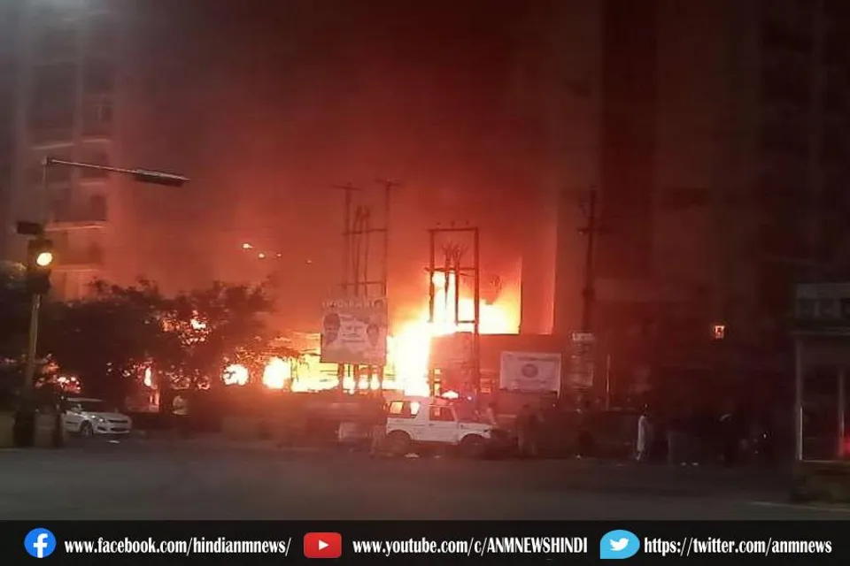 नोएडा के इस जगह में लगी आग