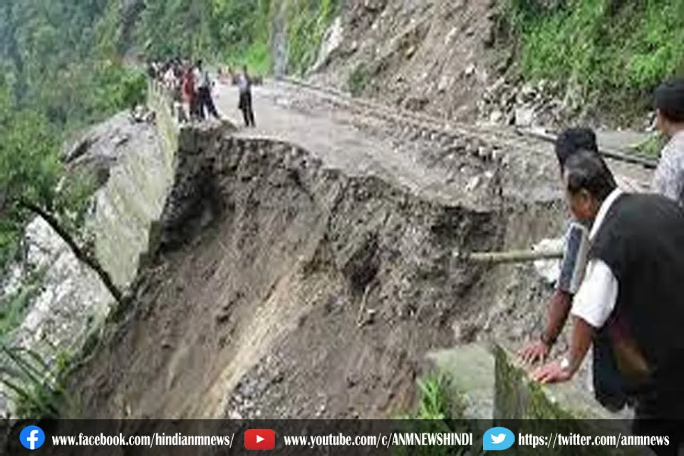 कुर्सेओंग में भूस्खलन, सिलीगुड़ी-दार्जिलिंग के बीच यात्रा प्रभावित