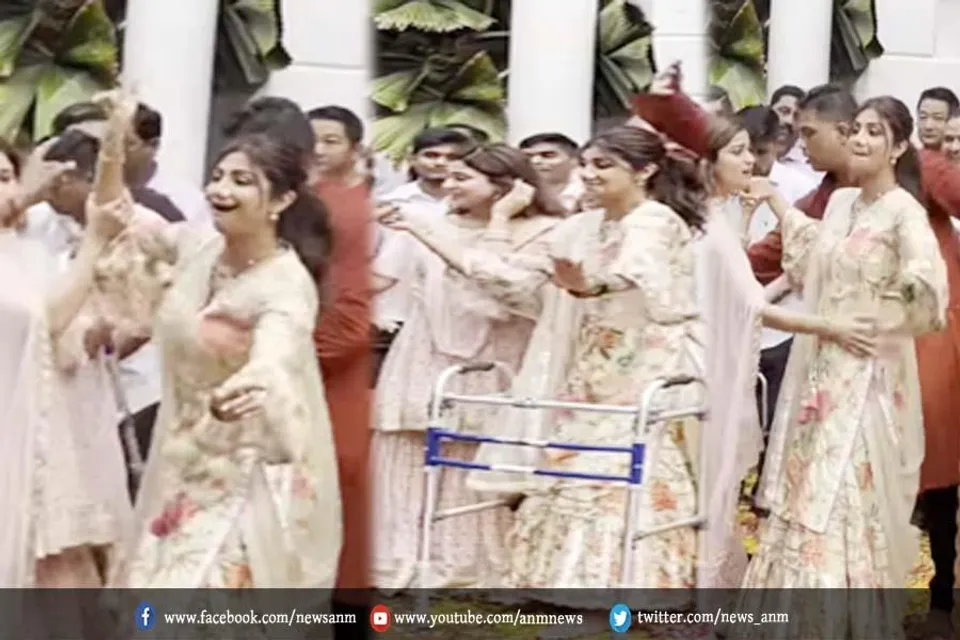 देखिए शिल्पा ने कैसे किया बाप्पा की बिदाई