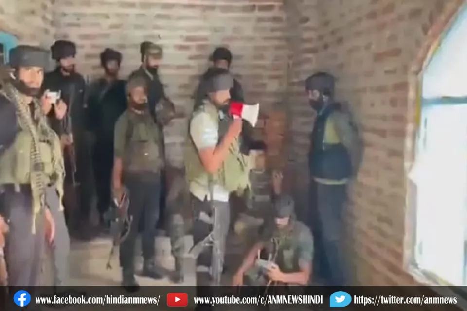 ‘आखिरी वार्निंग दे रहा हूं, हथियार डाल दे..’