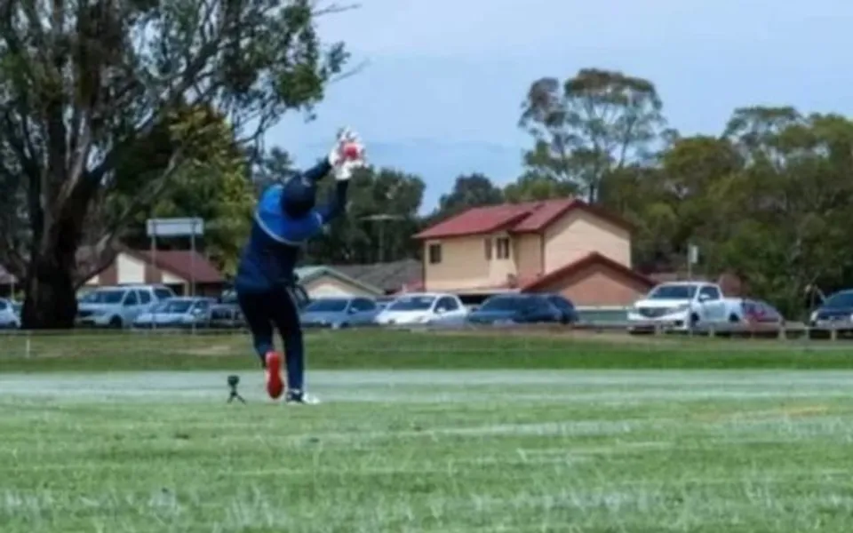 Man catches ball from 400 feet