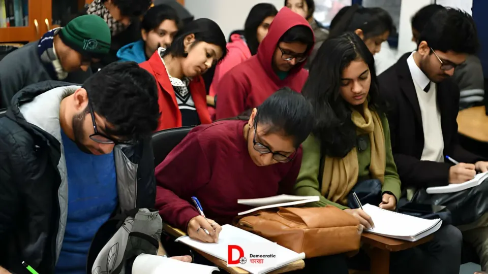 वोकेशनल कोर्स के छात्र