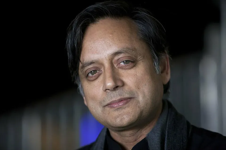 शशि थरूर