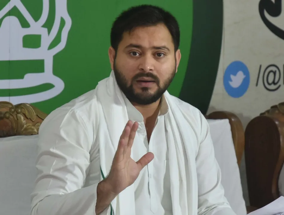 तेजस्वी यादव का चिराग पर हमला