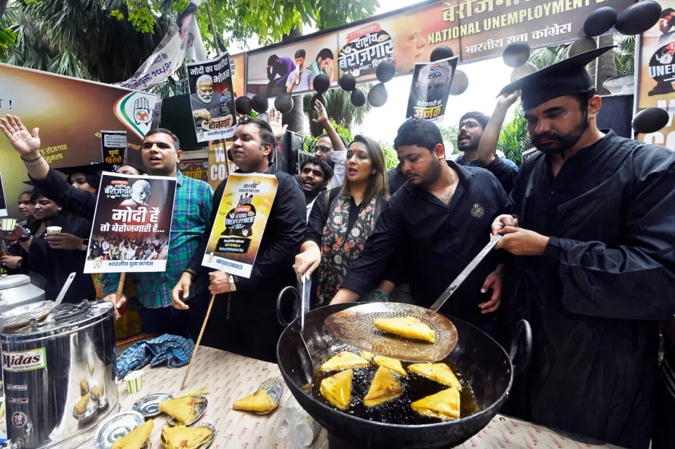 बिहार में बेरोज़गारी के आंकड़े चिंताजनक, हर दूसरा ग्रेजुएट बेरोज़गार