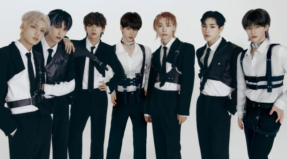 ELLE Exclusive: In Conversation With SUPERKIND, A K-Pop Group Blurring The Lines Between Human And AI Idols