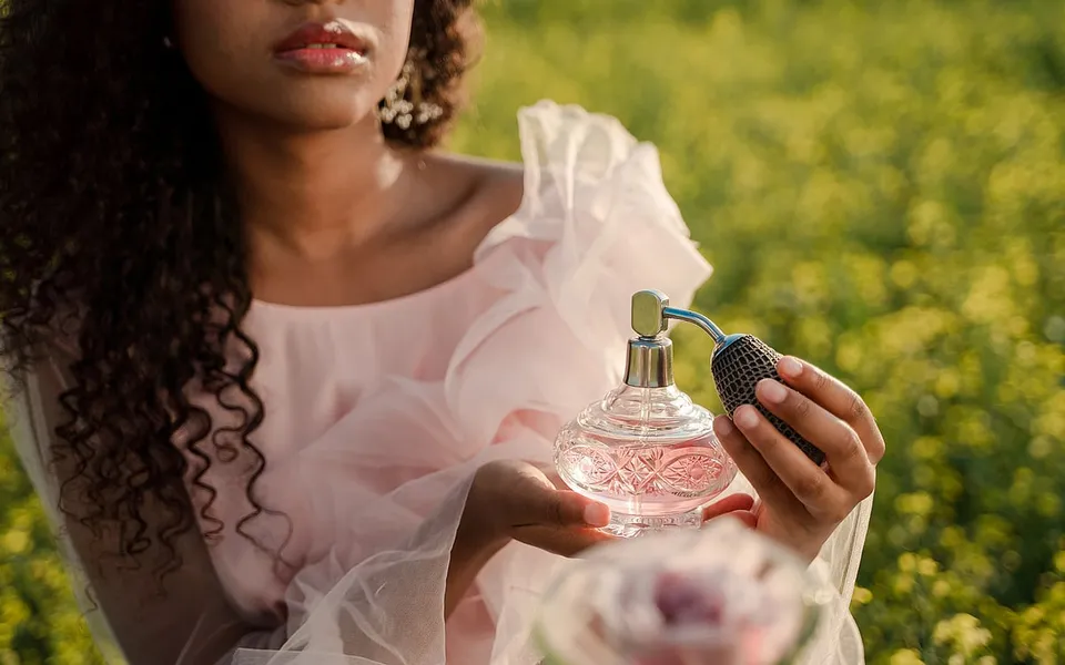 Shopping for perfumes online is tricky. This guide will help you get it right