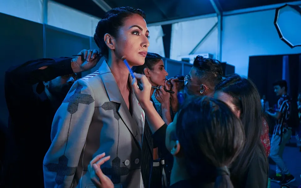 Should you opt for cream- or powder-based make-up in the monsoon?