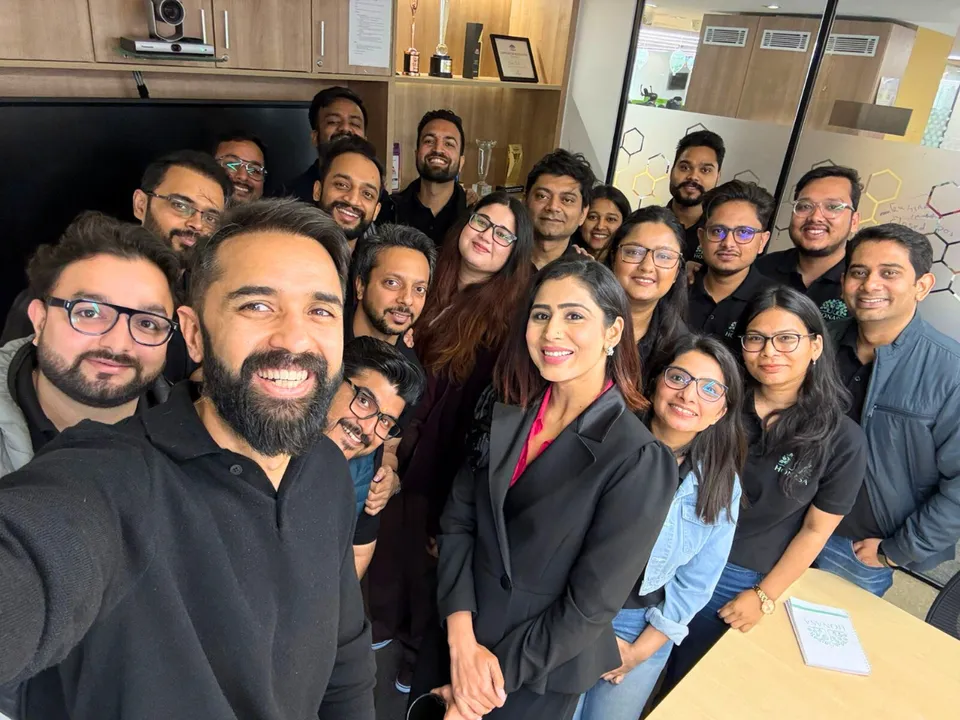 Ghazal Alagh with team