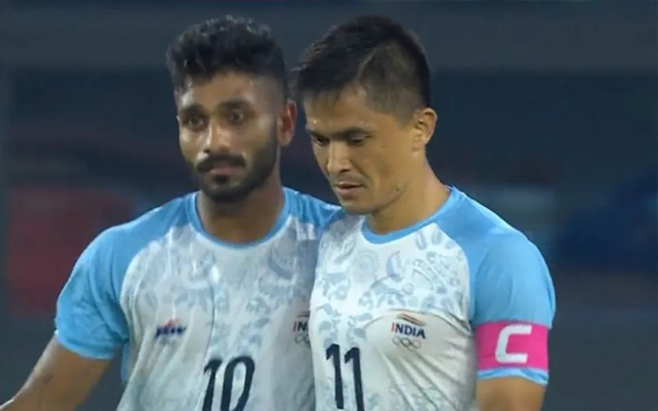 Sunil Chhetri scores late penalty goal