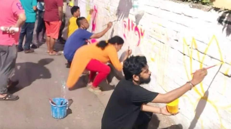 Political campaign through wall paitings in West Bengal