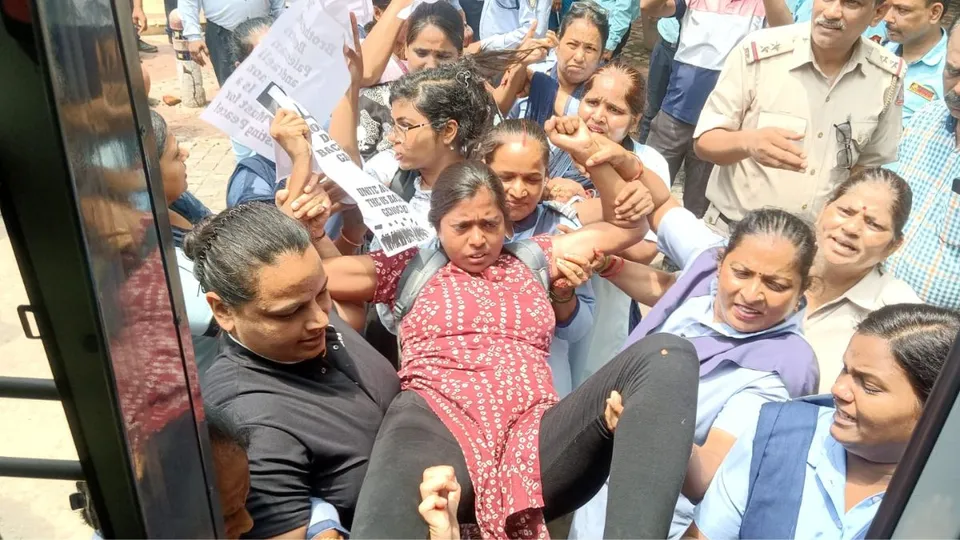The police detained around 10 students from the site for staging the protest on Saturday