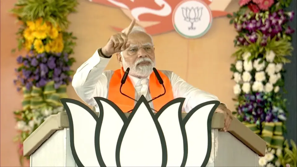 Narendra Modi addressing BJP workers in Bhopal