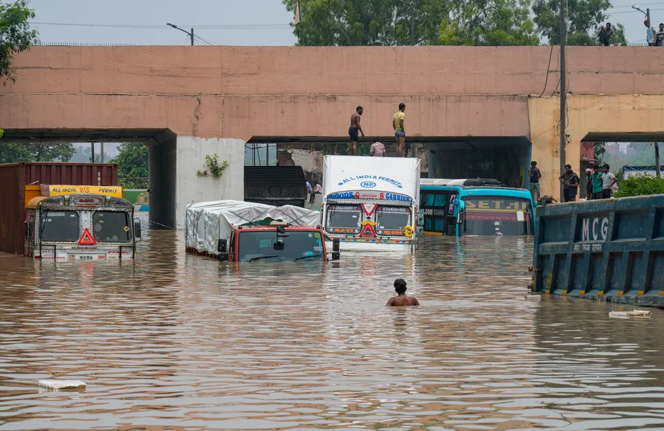 Yamuna heavy vehicles.jpg