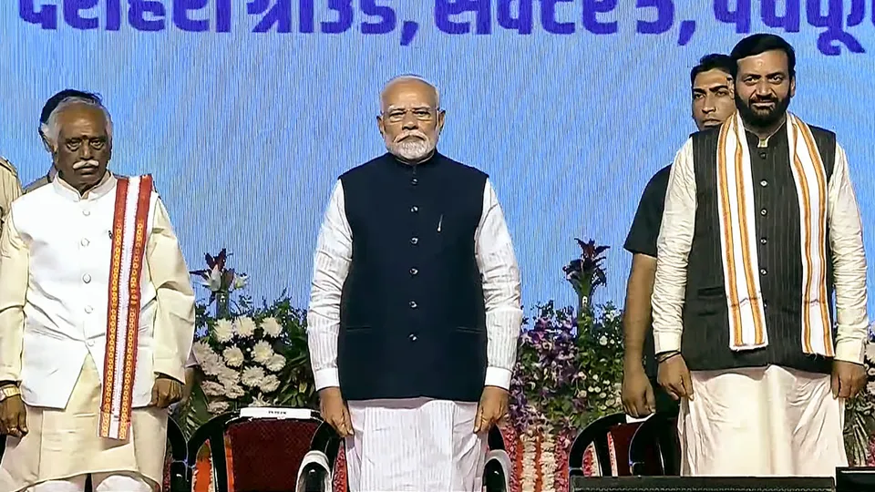 Prime Minister Narendra Modi with Haryana Governor Bandaru Dattatreya and CM-designate Nayab Saini during the swearing-in ceremony of new Haryana government, in Panchkula, Thursday, Oct. 17, 2024