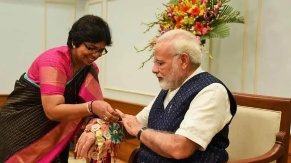 Newly appointed NCW Chairperson Vijaya Kishore Rahatkar with Narendra Modi (File image)