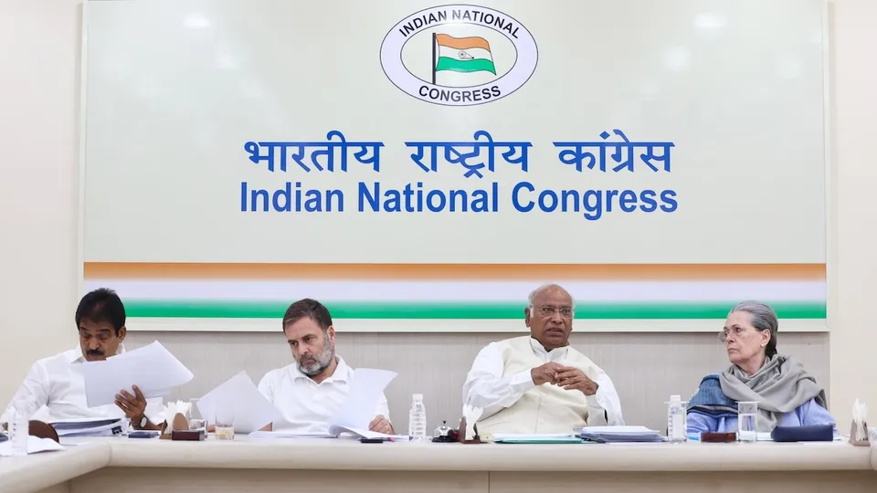 KC Venugopal, Rahul Gandhi, Mallikarjun Kharge and Sonia Gandhi at the Congress Election Committee meeting over Jharkhand Elections on Monday, October 21, 2024.