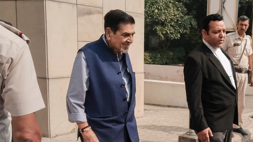Congress leader Jagdish Tytler appears at the Rouse Avenue court in 1984 anti-Sikh riots case, in New Delhi, Tuesday, Nov. 5, 2024.