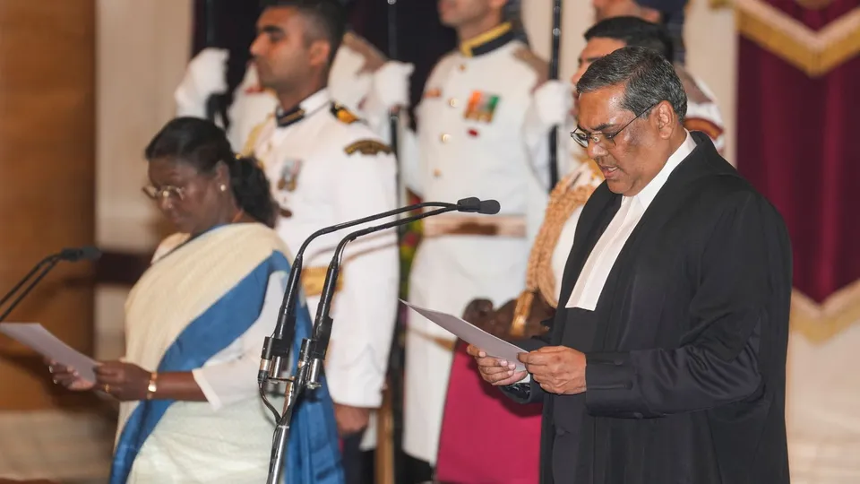 President Droupadi Murmu administers oath to Justice Sanjiv Khanna as the 51st Chief Justice of India at the Rashtrapati Bhavan, in New Delhi, Monday, Nov. 11, 2024.
