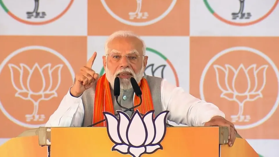 Prime Minister Narendra Modi addressing public rally in Chimur, Maharashtra